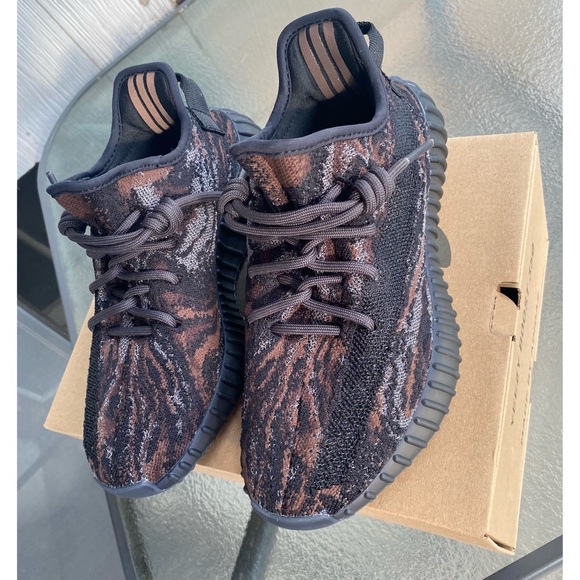 Yeezy | Boost 350 V2 MX Rock - Picture 2 of 7